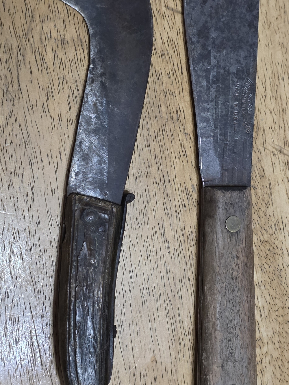 Antique folding hand made blade & Wood-Handled Knife Set in Brown and Steel